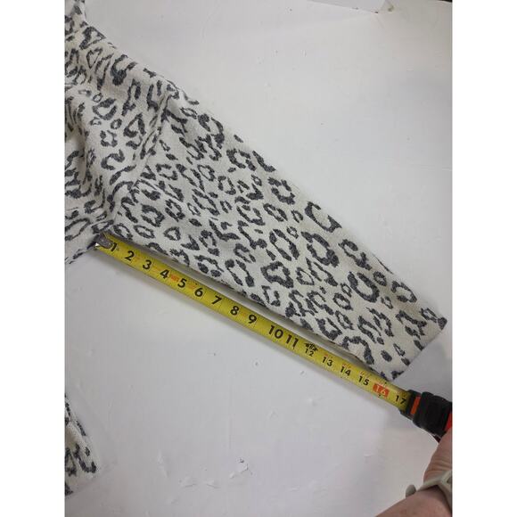 Chico's Leopard Print Cozy Mock Neck Sweater Size 3/XL - Picture 4 of 7